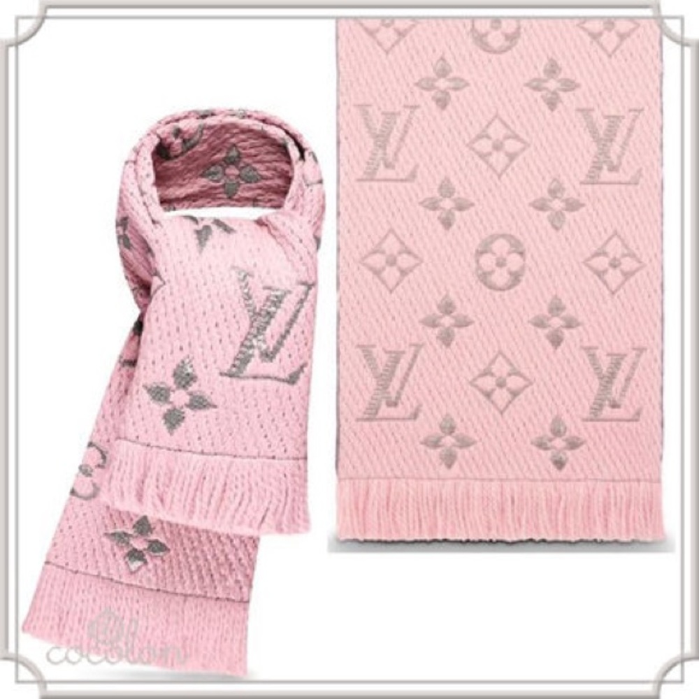 Louis Vuitton logomania scarf